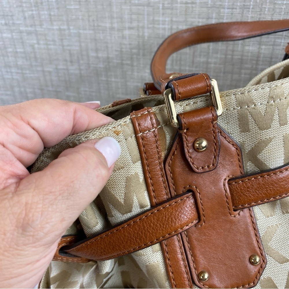 Michael Kors Large Gansevoort Tote‎ in Signature Monogram Beige Jacquard/Leather - Picture 6 of 16